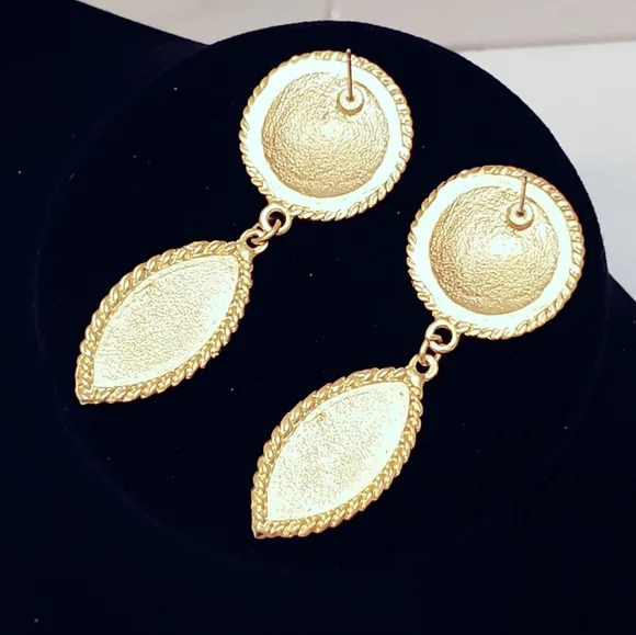 Gold Tone Vintage Plaid Dangles Red Navy Green - Picture 3 of 7